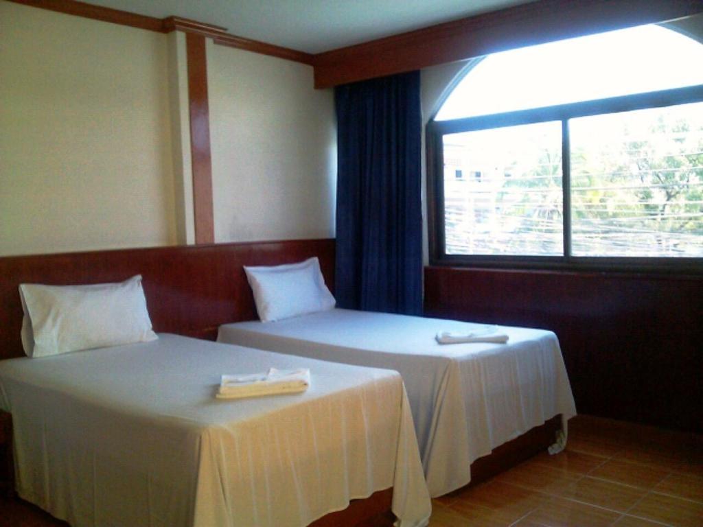 Centre Point Patong Hotel Room photo